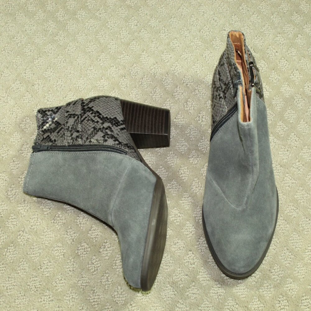 Vionic Size 8 Naomi Grey Snakeskin Print Suede Water Resistant Heeled Ankle Boot